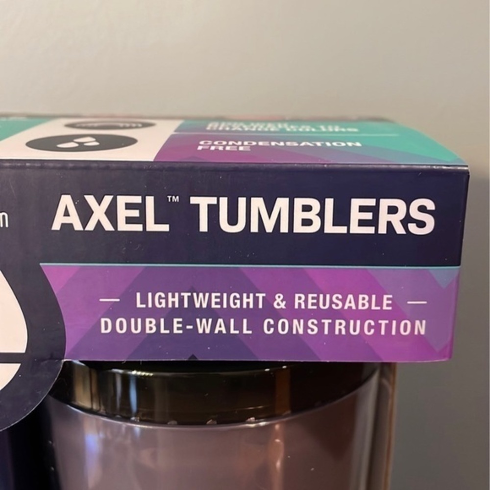TAL 2-pack Color Changing Axel Tumblers 24 oz Valentines Tumblers Black Hearts - Picture 6 of 10